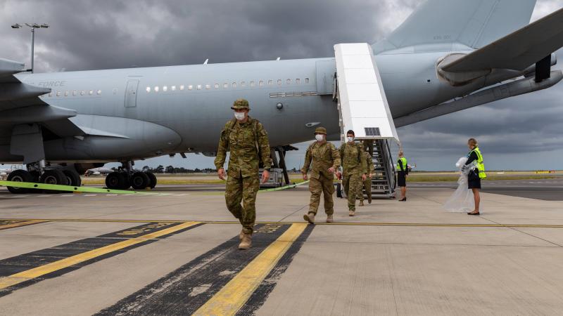 Soldiers from Townsville arrive at Sydney airport for Operation COVID-19 Assist. Photo: Leading Seaman Nadav Harel