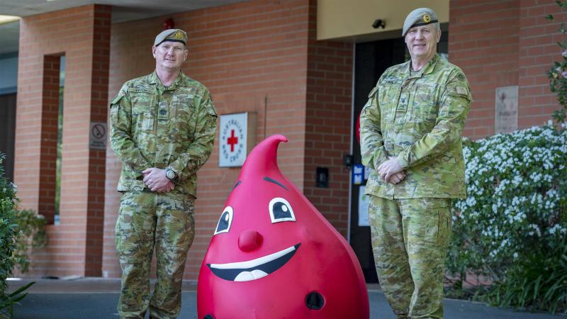 Command Sergeant Major Warrant Officer Class One John Letch, left, and Special Operations Commander for Australia Australian Army officer Major General Adam Findlay at the donor centre in Garran, Canberra. Photo: Corporal Sagi Biderman
