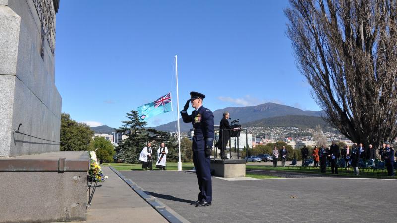 No. 29 Squadron Commanding Officer of Wing Commander Dion Wright lays a wreath during the Hobart commemoration ceremony.