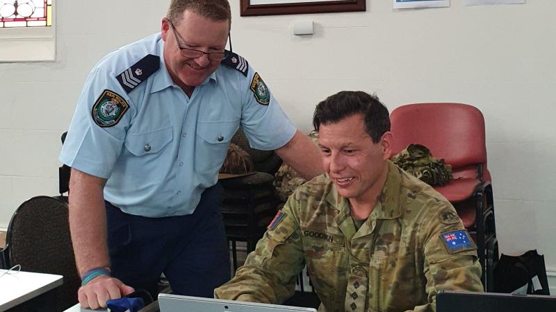 Captain Ian Goodwin with NSW Police Sergeant Jayson Heyward at Albury during Operation COVID-19 Assist.