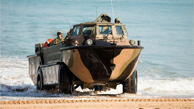A LARC-V lands with soldiers of 2nd Battalion, Royal Australian Regiment during the amphibious assault at Fog Bay in the Northern Territory for Exercise Talisman Sabre 2015. Photo: Sergeant Mark Doran