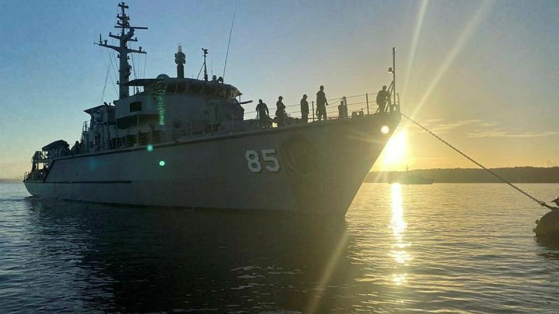 HMAS Gascoyne conducts mine-hunting exercises in Jervis Bay as part of its Fleet Certification Period.