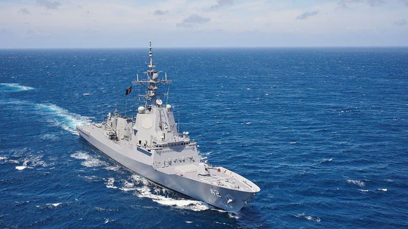 HMAS Sydney conducts manoeuvres off the South Coast of NSW late last year. Photo: Peter Beeh