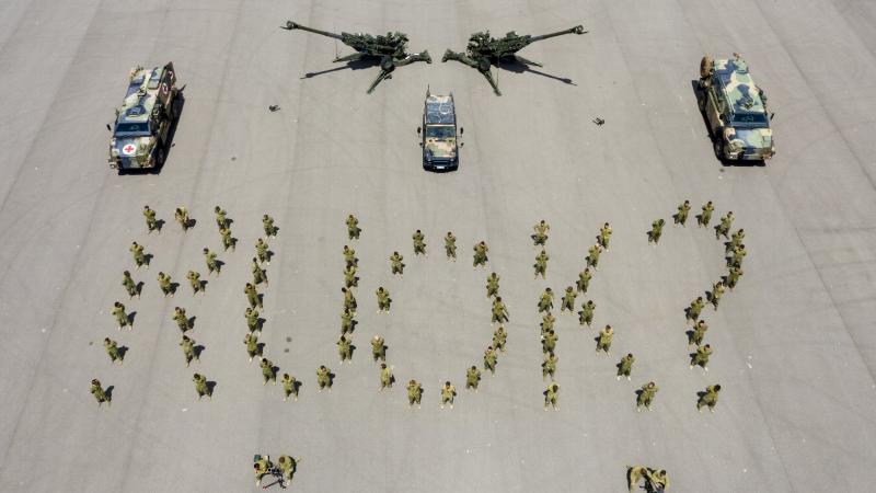 Soldiers from the 3rd Brigade support R U OK? Day at Lavarack Barracks, Queensland. Photo: Corporal Brodie Cross