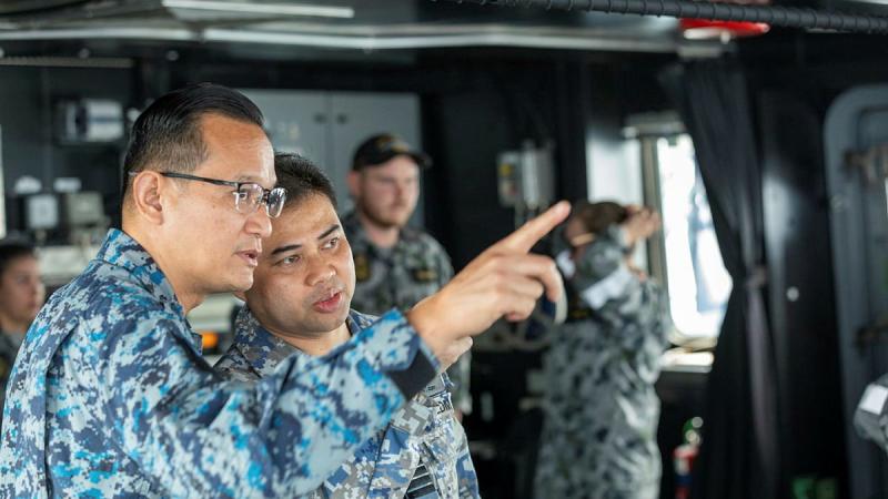 Malaysian defence personnel on board HMAS Canberra during Indo-Pacific Endeavour 2021. Photo: Leading Seaman Nadav Harel