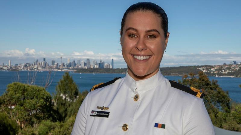 Sub Lieutenant Toia Mangakahia graduated from the Maritime Warfare Officer Course 07 with a Bridge Warfare Certificate at HMAS Watson, Sydney. Photo: Leading Seaman Leo Baumgartner
