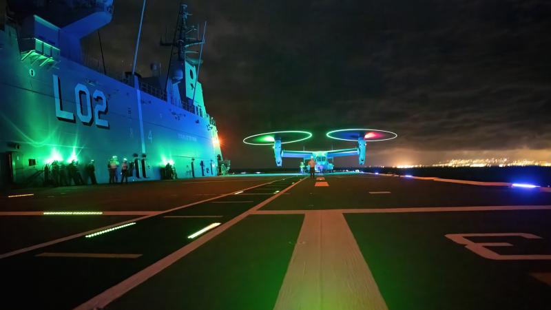 United States Marine Corps MV-22B Osprey performs deck landings on board HMAS Canberra during Exercise Rim of the Pacific (RIMPAC) 2022. Photo: Leading Seaman Matthew Lyall