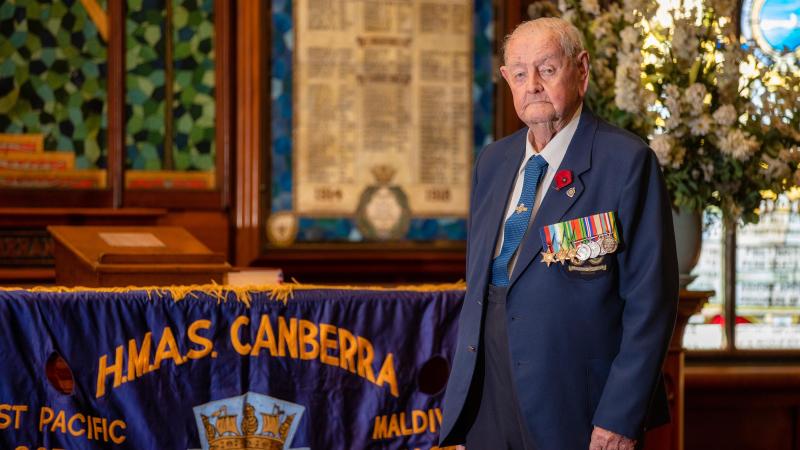 Mr Des Jones commemorates the 80th anniversary of the loss of HMAS Canberra (I) as the last remaining survivor, held at the Naval Chapel, Garden Island, Sydney. Photo: Leading Seaman Sittichai Sakonpoonpol