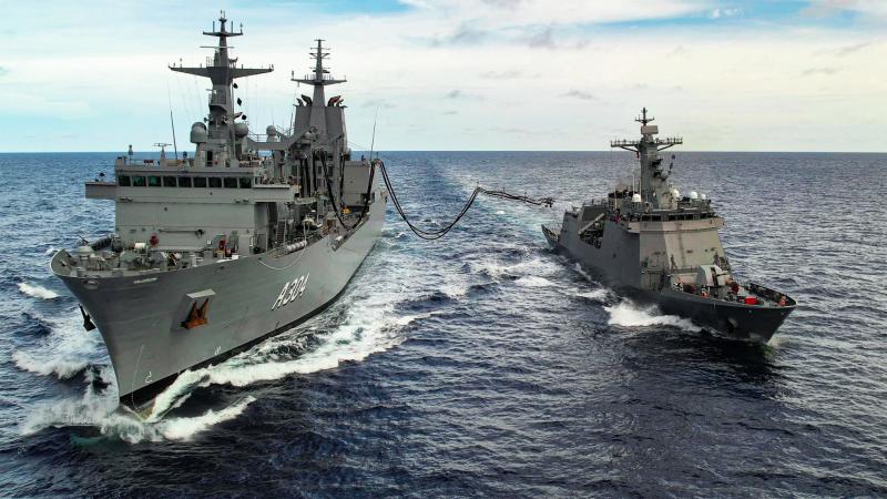 HMAS Stalwart, left, conducts a replenishment at sea with Philippine Navy ship BRP José Rizal during Exercise Sama Sama Lumbas. Photo: Lieutenant Commander Karleah Fitzpatrick