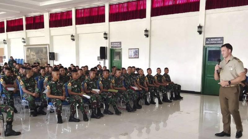 Australian Army Major Michael Kiting briefs cadets at Indonesia's military officer training college, Akademi Militer in Central Java. 