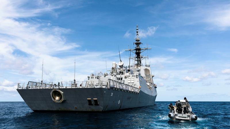 HMAS Hobart's dive team conducts diving operations as the ship transits through the Gulf of Carpenteria after a regional presence deployment. Photos: Leading Seaman Daniel Goodman