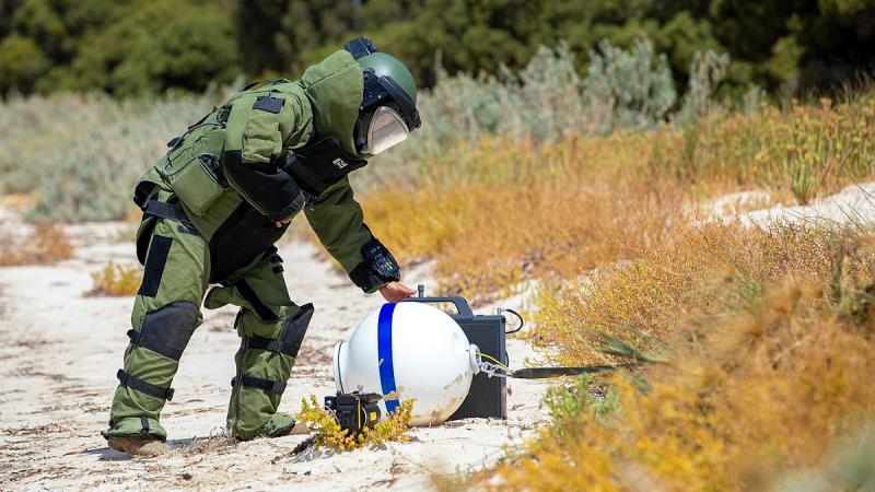 A Navy clearance diver conducts a suspected unexploded ordnance exercise as part of the team’s deployment workups at HMAS Stirling, Western Australia. Photos: Leading Seaman Ernesto Sanchez
