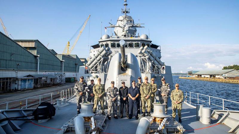 US Navy officers from USS Charleston visits HMAS Perth while alongside in Sembawang, Singapore. Photo: Leading Seaman Sittichai Sakonpoonpol
