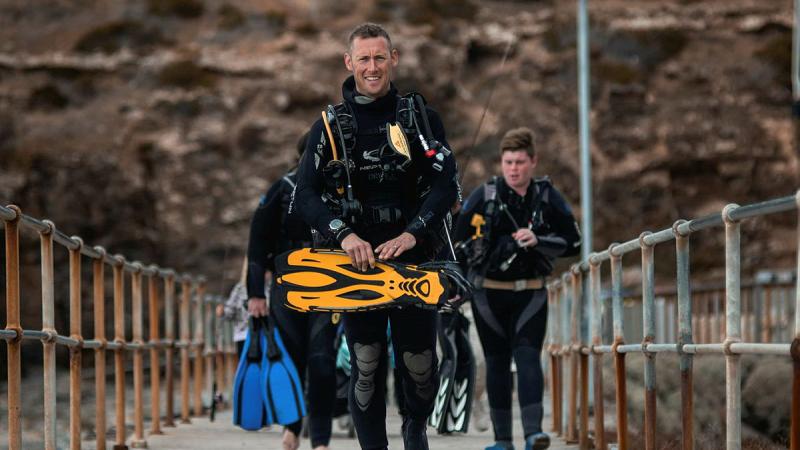 Corporal Kym Baldock leads a dive class at Second Valley, on the Fleurieu Peninsula, South Australia. 