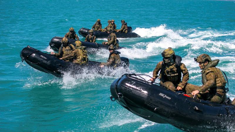 5RAR soldiers conduct amphibious training with Zodiacs during the course. Photo: Capt Annie Richardson
