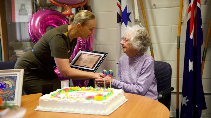 Director Recruiting – Army Colonel Kimberlea Juchniewicz congratulates veteran Signaller Norma Eggleston as she celebrated her 99th birthday at the Woden RSL club sub-branch, Canberra. Photos: Lieutenant Colonel David Hankin