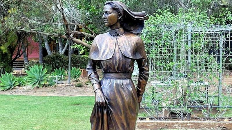 The bronze statue of Sister Greta Towner in Blackall's Memorial Park.