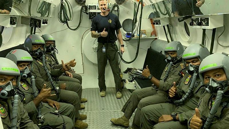 Pilots from PNGDF with members of the Air Force IAM during a training course at RAAF Base Edinburgh. 