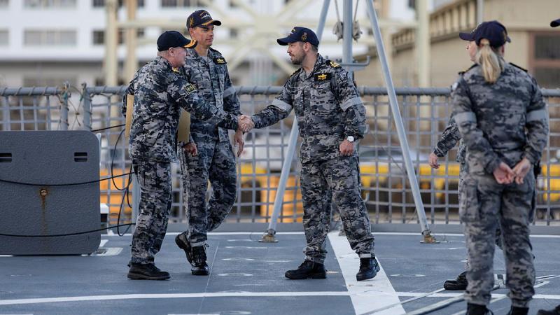 Deputy Director, Maritime Operations Rear Admiral Darren Grogan, CSM, RAN visited HMAS Stuart whilst alongside Joint Base Pearl Harbour Hickam, Hawaii during a Pacific Deployment. 