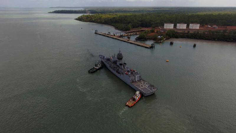 HMAS Warramunga arrives at Port Melville, Melville Island, Northern Territory, where the Expeditionary Logistics Team – Maritime provided food and fuel to the ship before returning to the sea phase of Exercise Kakadu. 