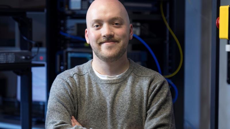 Defence scientist Ben Harris is attracted to the extraordinary field of quantum physics.