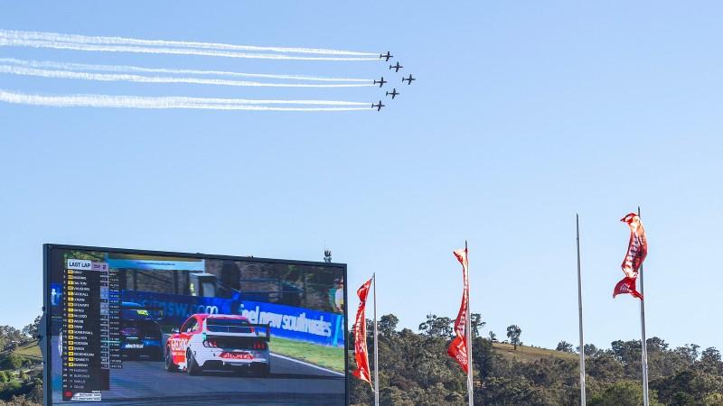 The RAAF Roulettes perform a flying display during the 2025 Repco Bathurst 1000.