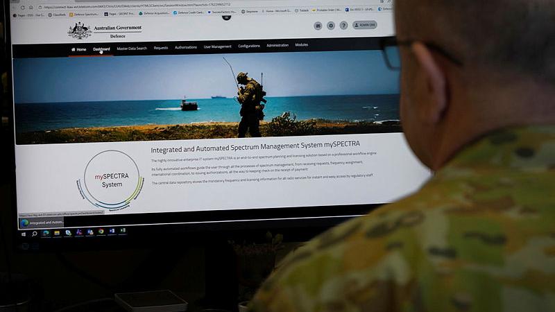 A soldier views the new mySpectra software on his work computer.